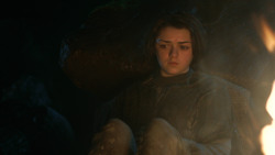 extant_GameOfThrones_3x04-KissedByFire_2713