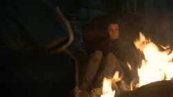 extant_GameOfThrones_3x04-KissedByFire_2747