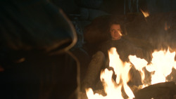 extant_GameOfThrones_3x04-KissedByFire_2748
