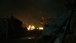 extant_GameOfThrones_3x04-KissedByFire_2750