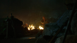 extant_GameOfThrones_3x04-KissedByFire_2753
