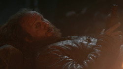 extant_GameOfThrones_3x04-KissedByFire_2777