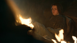 extant_GameOfThrones_3x04-KissedByFire_2798