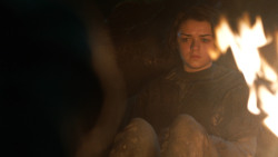 extant_GameOfThrones_3x04-KissedByFire_2807