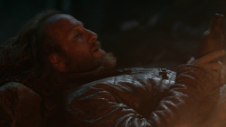 extant_GameOfThrones_3x04-KissedByFire_2830