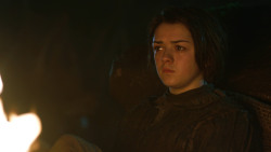 extant_GameOfThrones_3x04-KissedByFire_2840
