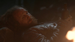 extant_GameOfThrones_3x04-KissedByFire_2858