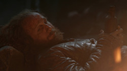 extant_GameOfThrones_3x04-KissedByFire_2859