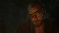 extant_GameOfThrones_3x04-KissedByFire_2862