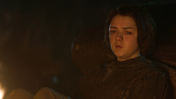 extant_GameOfThrones_3x04-KissedByFire_2875