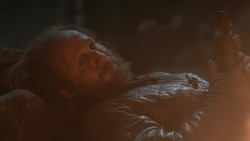 extant_GameOfThrones_3x04-KissedByFire_2879