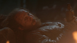 extant_GameOfThrones_3x04-KissedByFire_2892