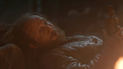 extant_GameOfThrones_3x04-KissedByFire_2893