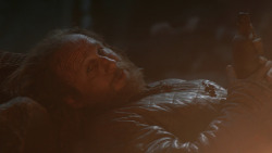 extant_GameOfThrones_3x04-KissedByFire_2894