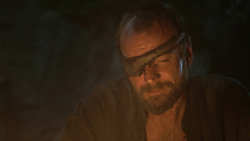 extant_GameOfThrones_3x04-KissedByFire_2901