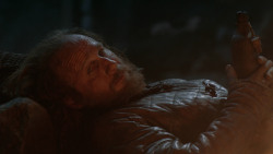 extant_GameOfThrones_3x04-KissedByFire_2917