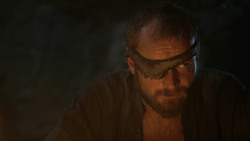 extant_GameOfThrones_3x04-KissedByFire_2918