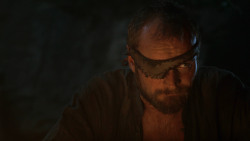 extant_GameOfThrones_3x04-KissedByFire_2920