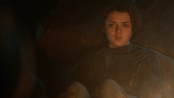 extant_GameOfThrones_3x04-KissedByFire_2931