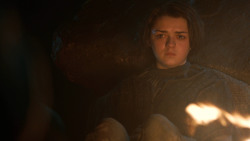 extant_GameOfThrones_3x04-KissedByFire_2933