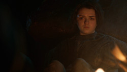 extant_GameOfThrones_3x04-KissedByFire_2935