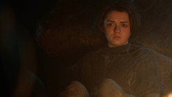 extant_GameOfThrones_3x04-KissedByFire_2937