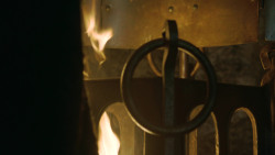 extant_GameOfThrones_3x04-KissedByFire_2941