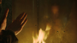extant_GameOfThrones_3x04-KissedByFire_2952