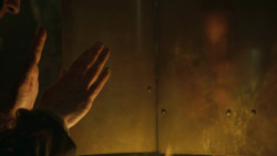 extant_GameOfThrones_3x04-KissedByFire_2953