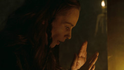 extant_GameOfThrones_3x04-KissedByFire_2963