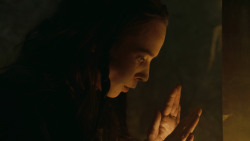 extant_GameOfThrones_3x04-KissedByFire_2964