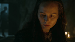 extant_GameOfThrones_3x04-KissedByFire_2997
