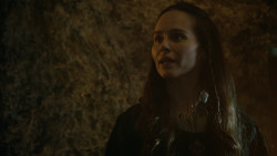extant_GameOfThrones_3x04-KissedByFire_3009
