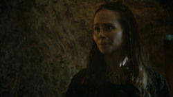 extant_GameOfThrones_3x04-KissedByFire_3019