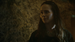 extant_GameOfThrones_3x04-KissedByFire_3020