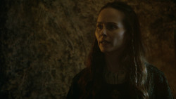 extant_GameOfThrones_3x04-KissedByFire_3032