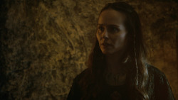 extant_GameOfThrones_3x04-KissedByFire_3036