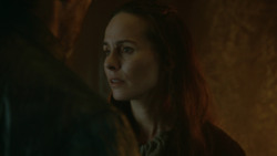 extant_GameOfThrones_3x04-KissedByFire_3181