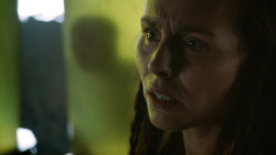 extant_GameOfThrones_3x04-KissedByFire_3263