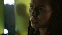 extant_GameOfThrones_3x04-KissedByFire_3264