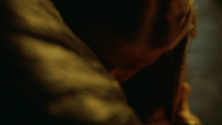extant_GameOfThrones_3x04-KissedByFire_3353