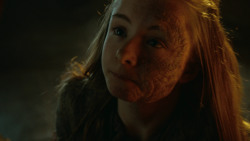 extant_GameOfThrones_3x04-KissedByFire_3355