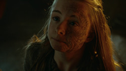 extant_GameOfThrones_3x04-KissedByFire_3356