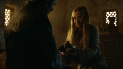extant_GameOfThrones_3x04-KissedByFire_3427