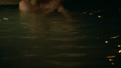 extant_GameOfThrones_3x04-KissedByFire_3495
