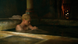 extant_GameOfThrones_3x04-KissedByFire_3525
