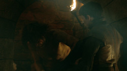 extant_GameOfThrones_3x04-KissedByFire_3529