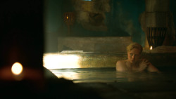 extant_GameOfThrones_3x04-KissedByFire_3534