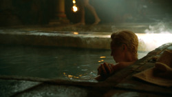 extant_GameOfThrones_3x04-KissedByFire_3557