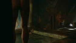 extant_GameOfThrones_3x04-KissedByFire_3574